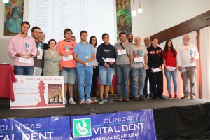 Foto de familia de la entrega de premios del tornoe absoluto